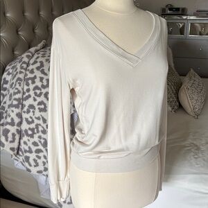 Athleta V-Neck Front And Back Lightweight Pullover